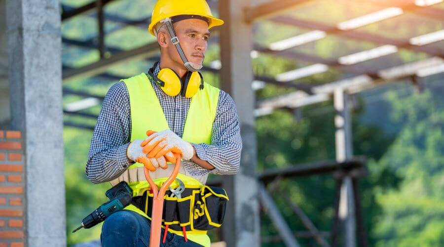 Professional gutter cleaning in Lookeba, OK